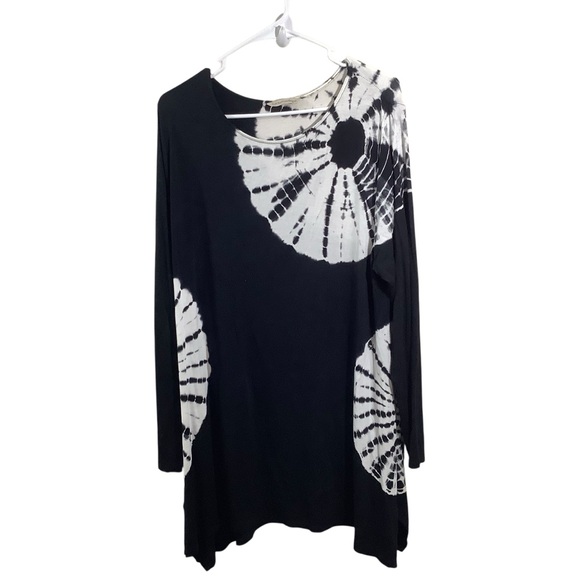 Soft Surroundings Tops - Soft Surroundings Monochrome Tie-Dye Top Tunic